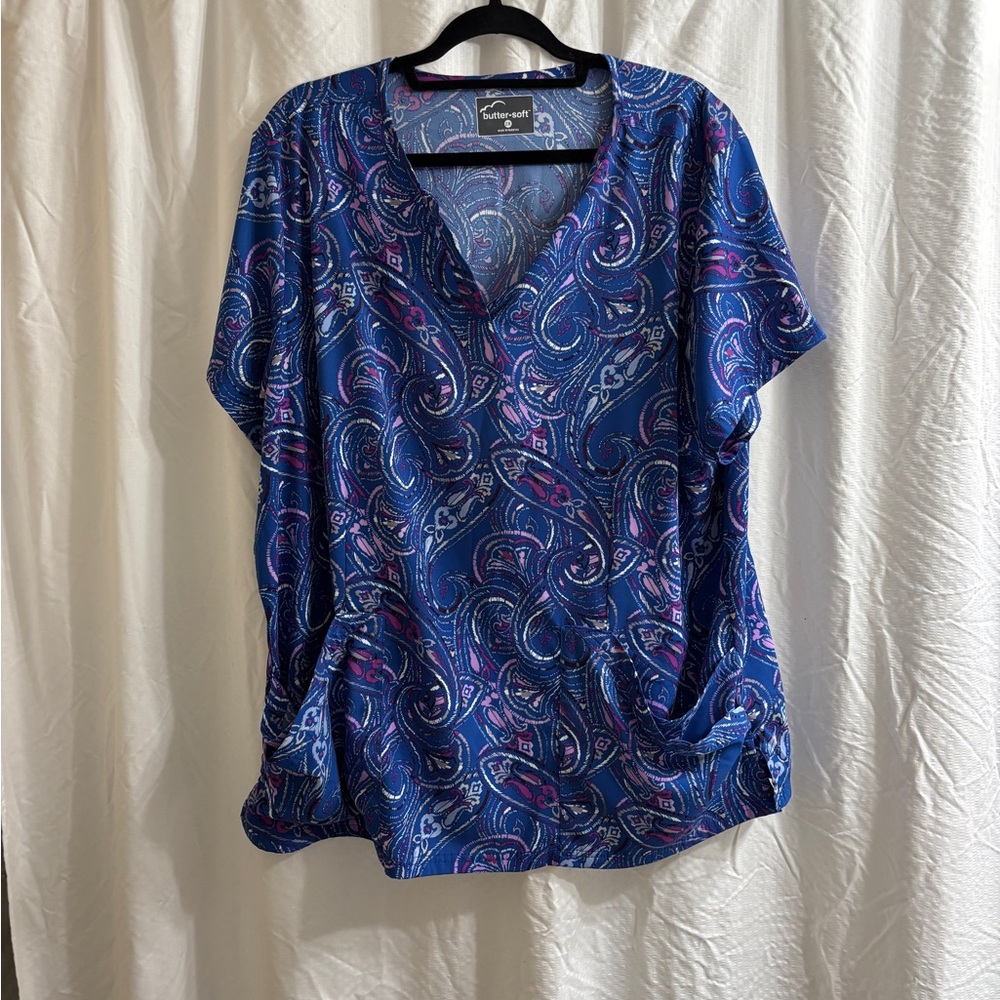 Buttersoft Scrub Top. Size 2X.